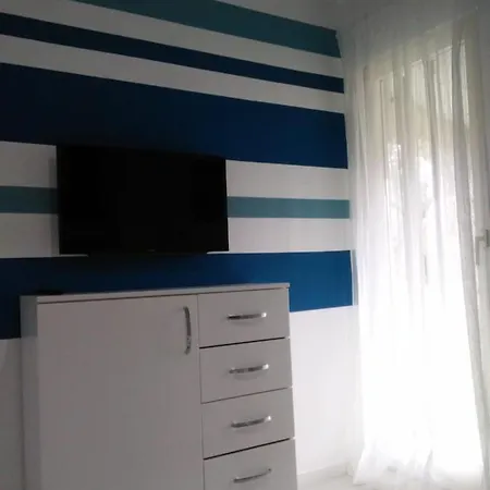 Holiday House Glorija *