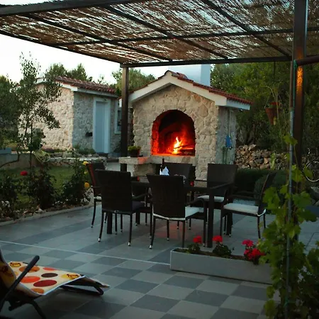 Holiday House Glorija Tatil Evi