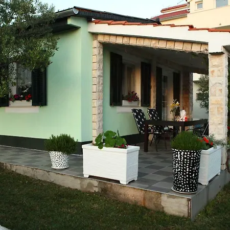 Holiday House Glorija Tatil Evi